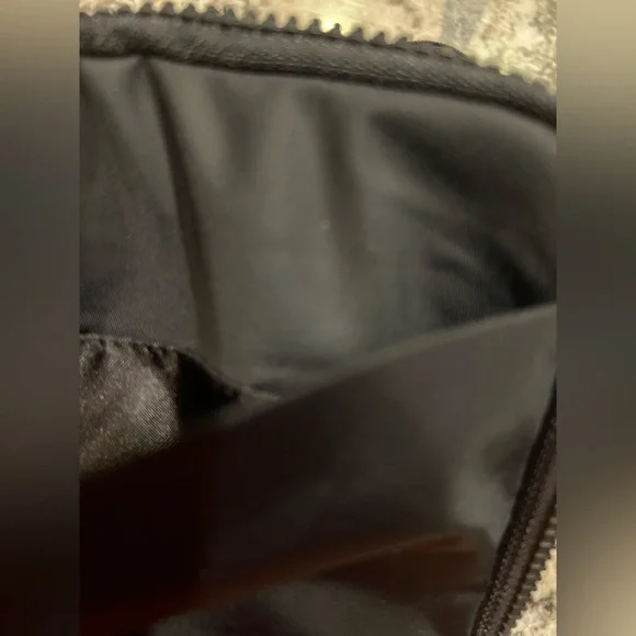 Lululemon Black Easy Access Crossbody Bag NWT - Picture 7 of 8